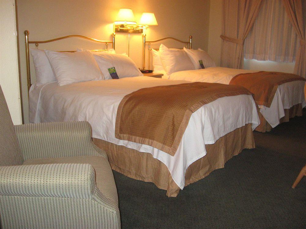 Holiday Inn Express Hotel & Suites Uptown Fredericton By Ihg Εξωτερικό φωτογραφία