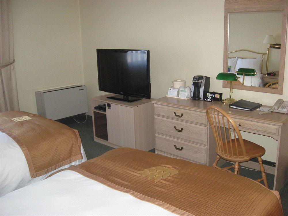 Holiday Inn Express Hotel & Suites Uptown Fredericton By Ihg Εξωτερικό φωτογραφία