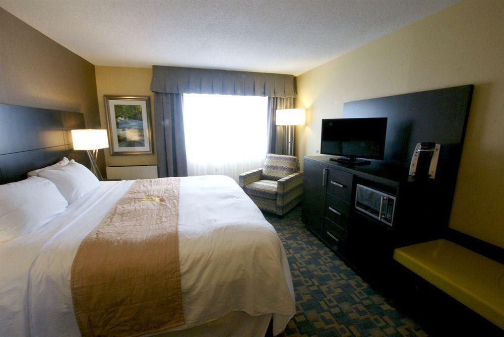 Holiday Inn Express Hotel & Suites Uptown Fredericton By Ihg Εξωτερικό φωτογραφία